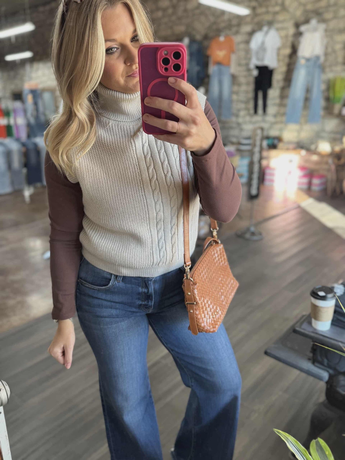 Turtle Neck Sweater Vest Cream